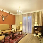 Schloss Weikersdorf 4*