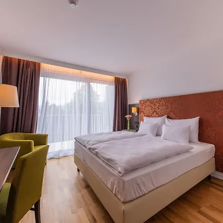 Отель Schloss Weikersdorf Баден