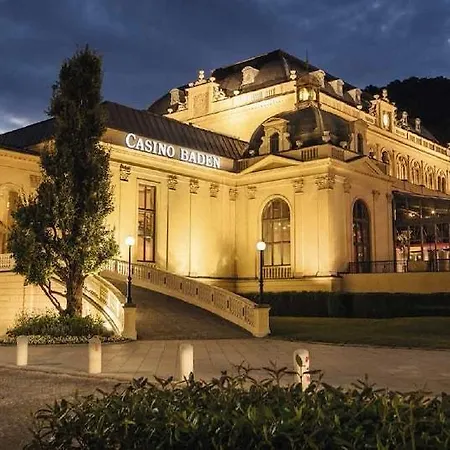 Отель Schloss Weikersdorf Баден