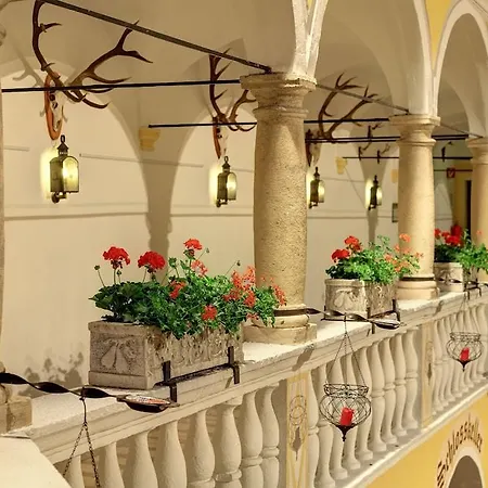 Отель Schloss Weikersdorf Баден