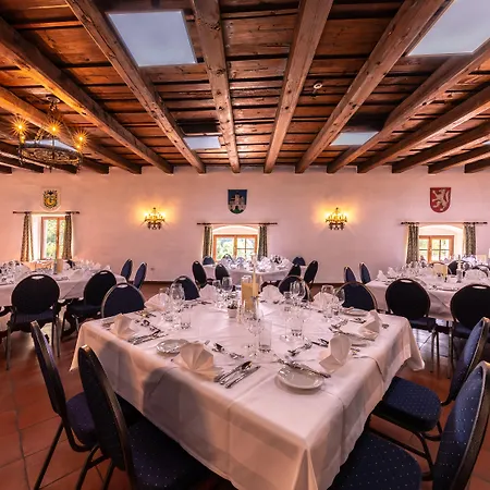 Hotel Schloss Weikersdorf