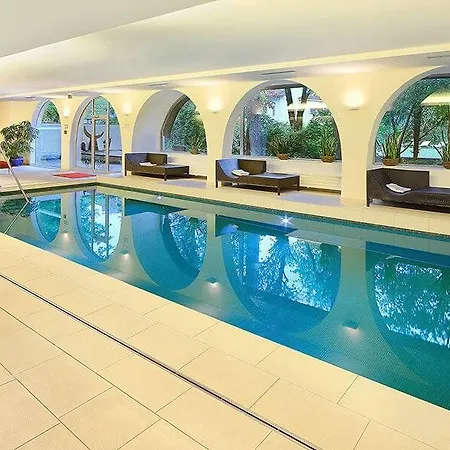 Hotel Schloss Weikersdorf Baden