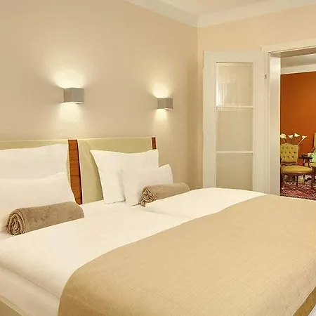 Schloss Weikersdorf Отель