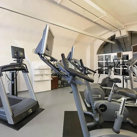 Hotel Schloss Weikersdorf 4*