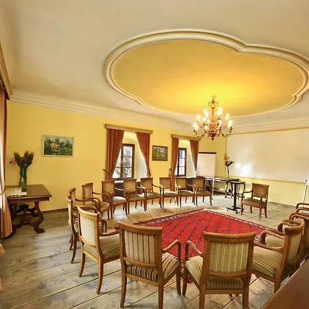 Schloss Weikersdorf Отель 4*