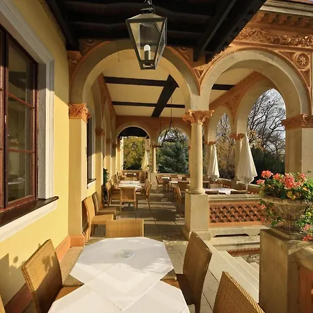 Schloss Weikersdorf Отель