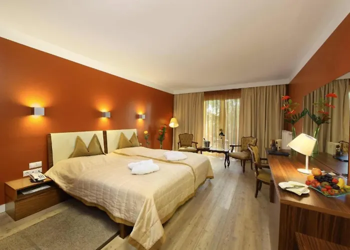 Schloss Weikersdorf 4*