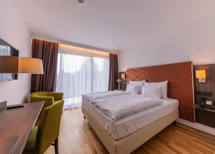 Отель Schloss Weikersdorf Баден