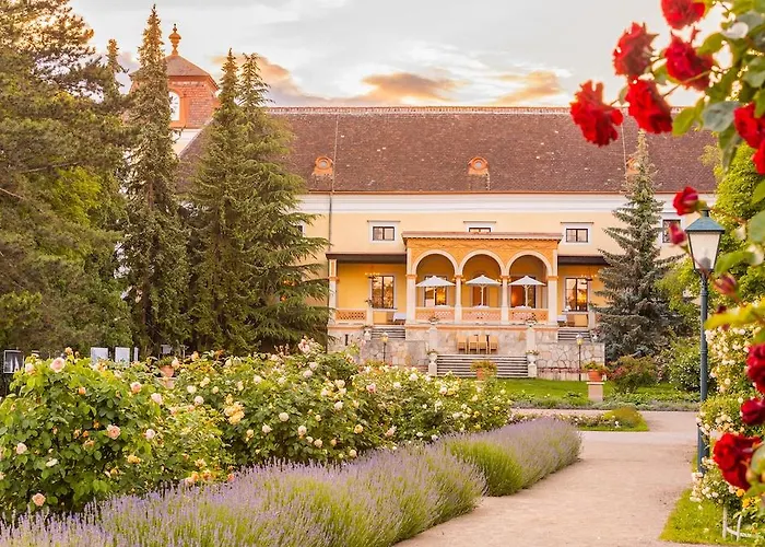 Schloss Weikersdorf 4*