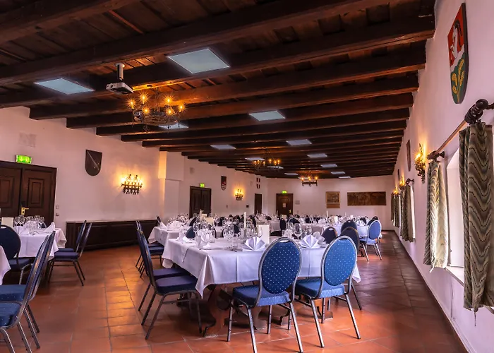 Schloss Weikersdorf 4*