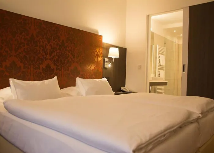 Schloss Weikersdorf Hotel