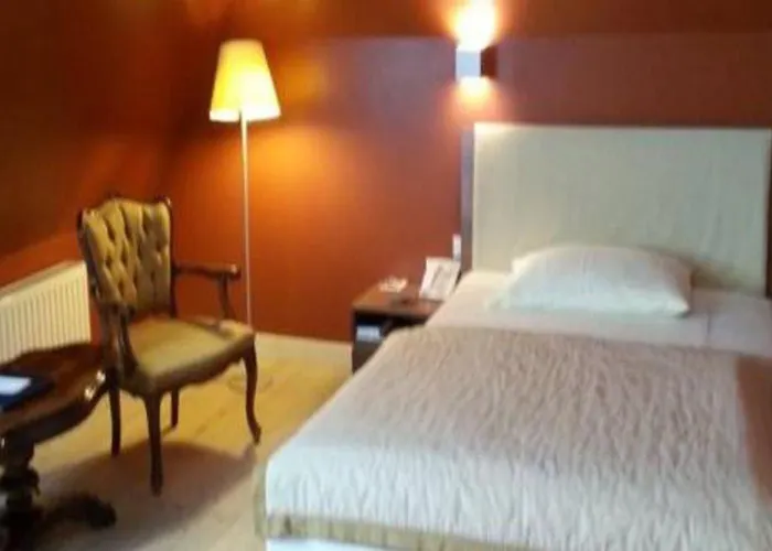 Schloss Weikersdorf Hotel 4*