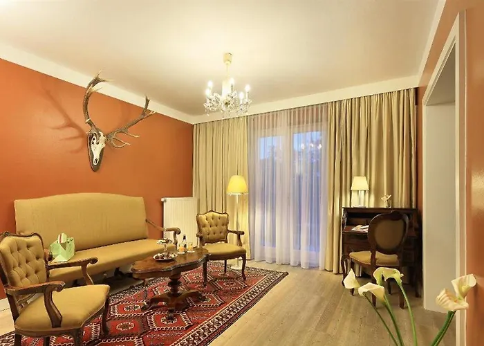 Schloss Weikersdorf 4*