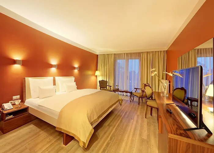 Schloss Weikersdorf 4*