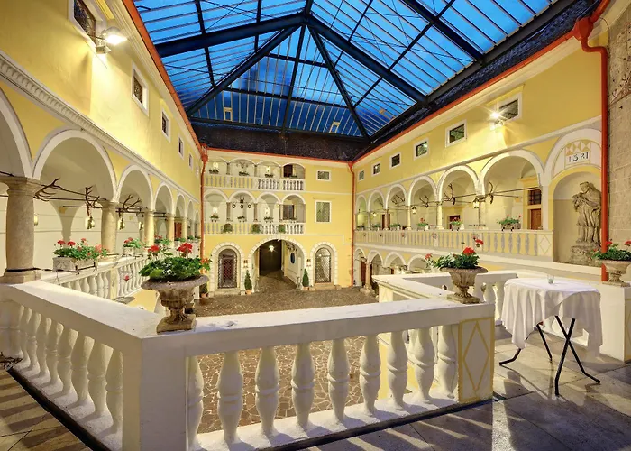 Schloss Weikersdorf 4* Баден