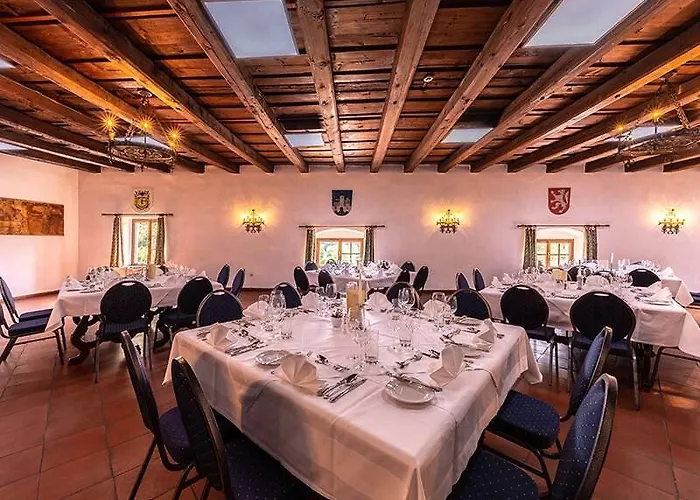 Schloss Weikersdorf 4*