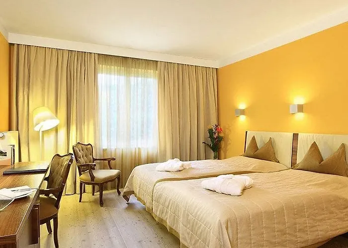 Schloss Weikersdorf 4* Baden