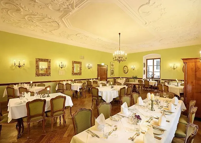 Schloss Weikersdorf 4*