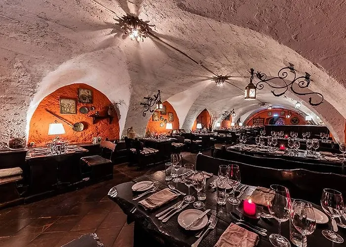 Schloss Weikersdorf Отель