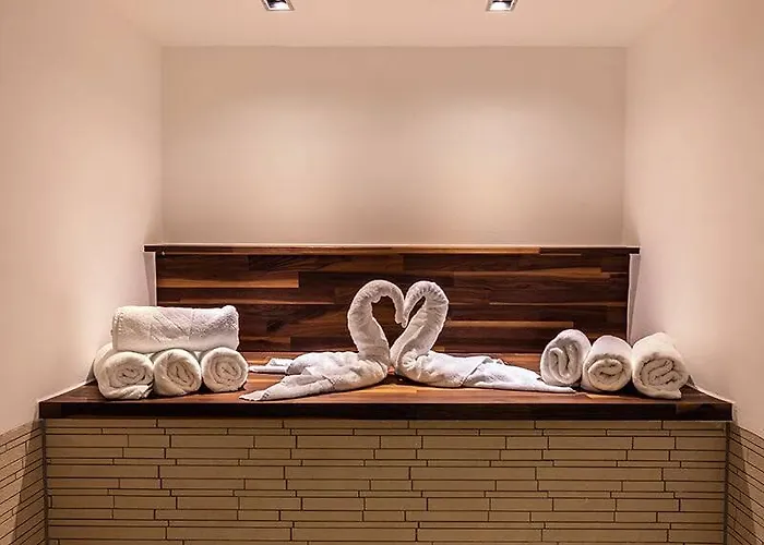 Schloss Weikersdorf Отель Баден