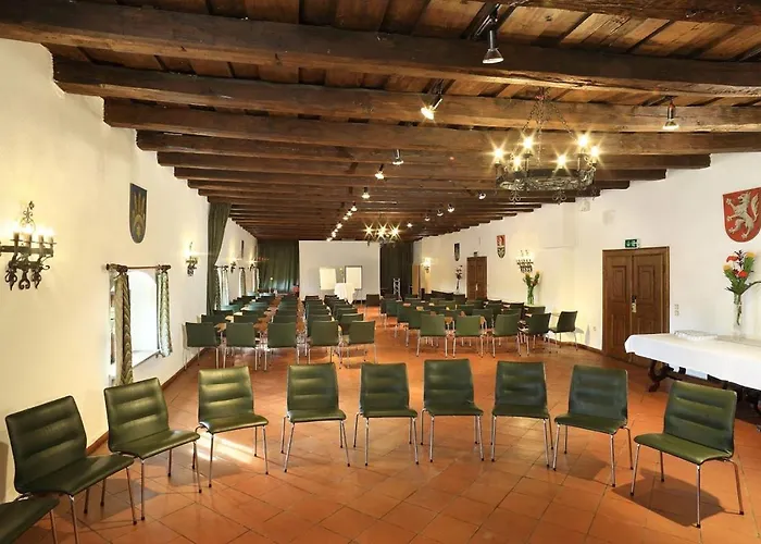 Schloss Weikersdorf 4*