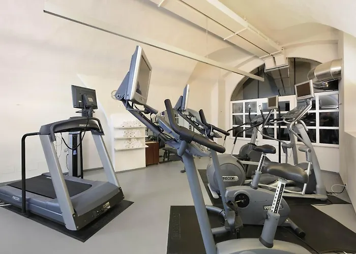 Отель Schloss Weikersdorf 4*