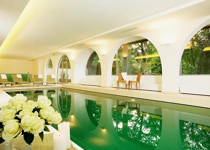 Hotel Schloss Weikersdorf Baden