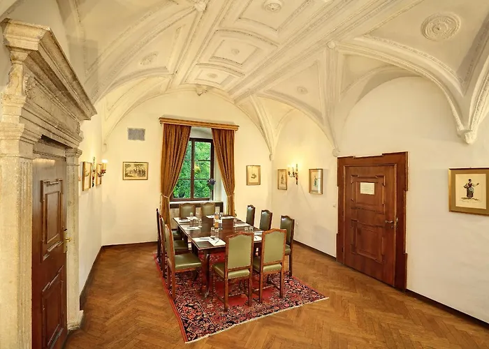 Hotel Schloss Weikersdorf