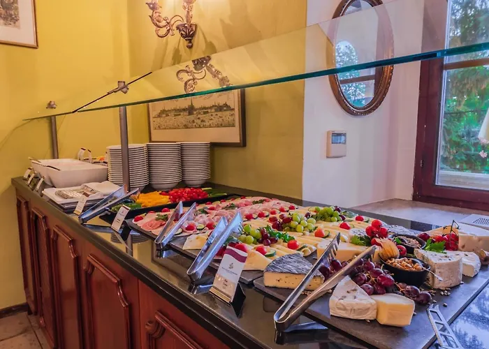 Schloss Weikersdorf 4* Баден